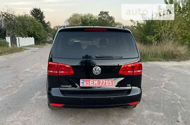 Минивэн Volkswagen Touran 2011 в Коростене