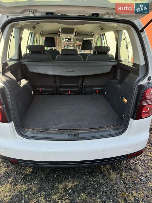Мінівен Volkswagen Touran 2010 в Луцьку