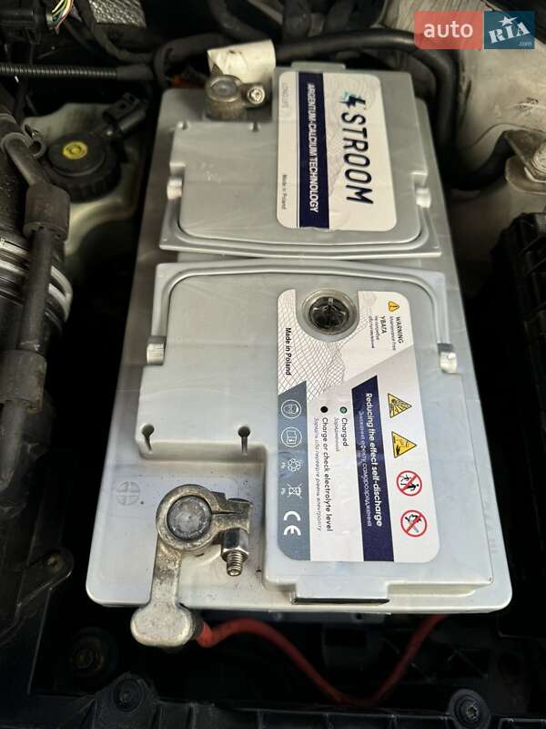Мінівен Volkswagen Touran 2010 в Луцьку