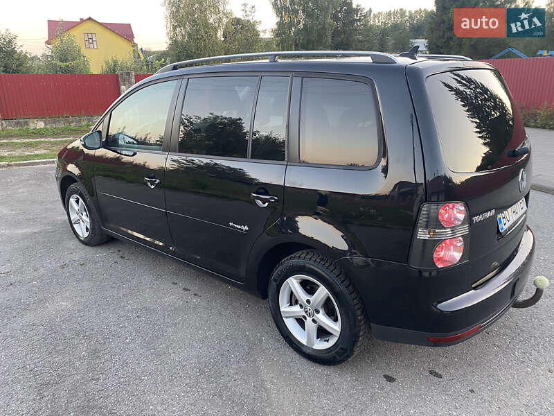 Минивэн Volkswagen Touran 2009 в Тернополе