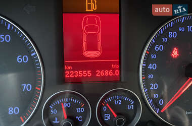 Минивэн Volkswagen Touran 2009 в 