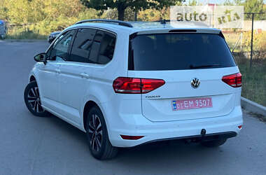 Микровэн Volkswagen Touran 2019 в Сарнах