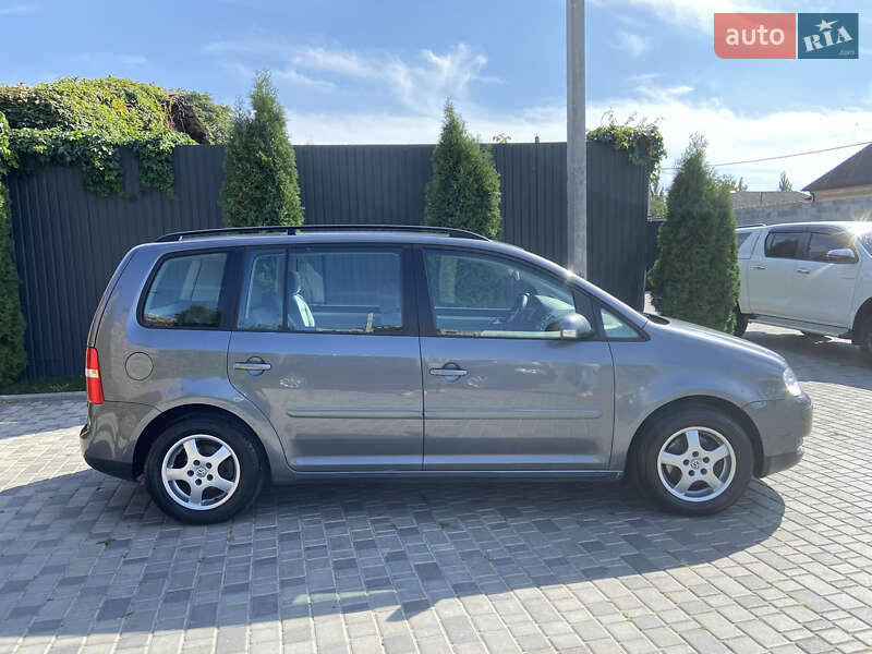 Мінівен Volkswagen Touran 2005 в Кропивницькому