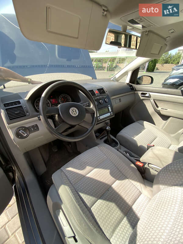 Мінівен Volkswagen Touran 2005 в Кропивницькому