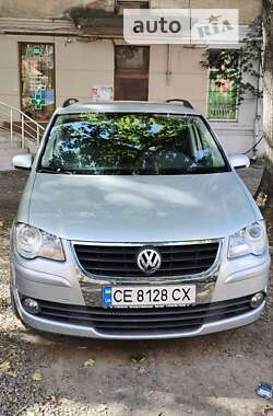 Минивэн Volkswagen Touran 2008 в Черновцах