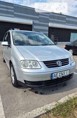 Минивэн Volkswagen Touran 2006 в Днепре