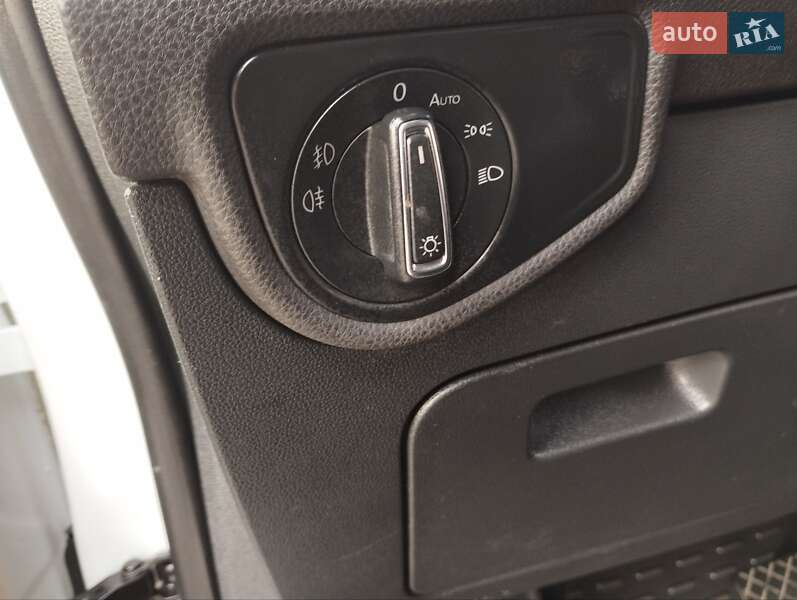 Микровэн Volkswagen Touran 2019 в Бородянке