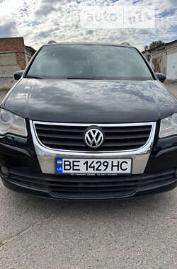 Минивэн Volkswagen Touran 2006 в Николаеве