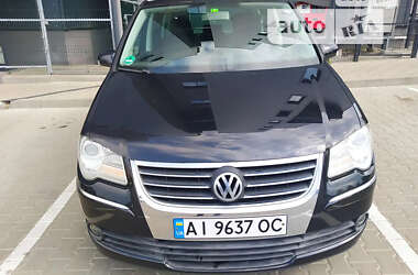 Минивэн Volkswagen Touran 2007 в Киеве