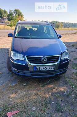 Минивэн Volkswagen Touran 2007 в Ивано-Франковске