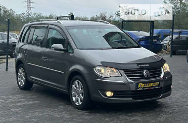 Минивэн Volkswagen Touran 2007 в Черновцах