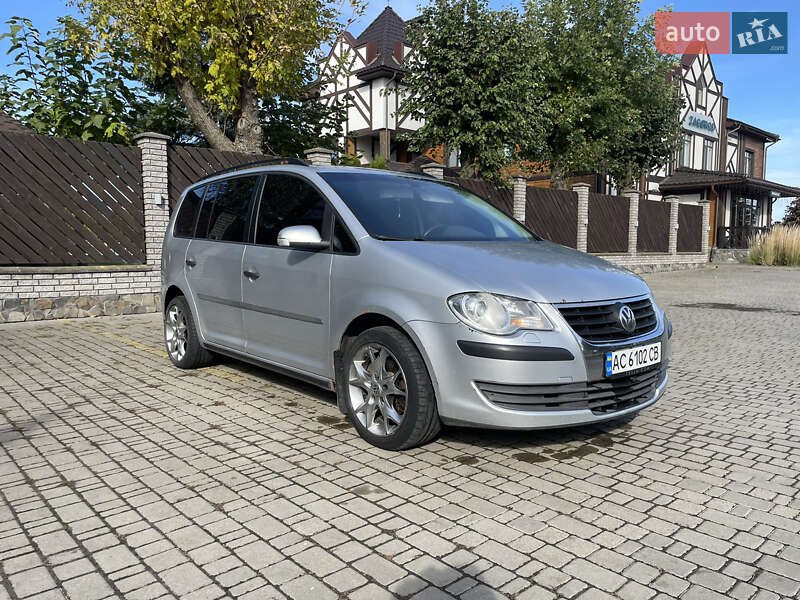 Мінівен Volkswagen Touran 2007 в 