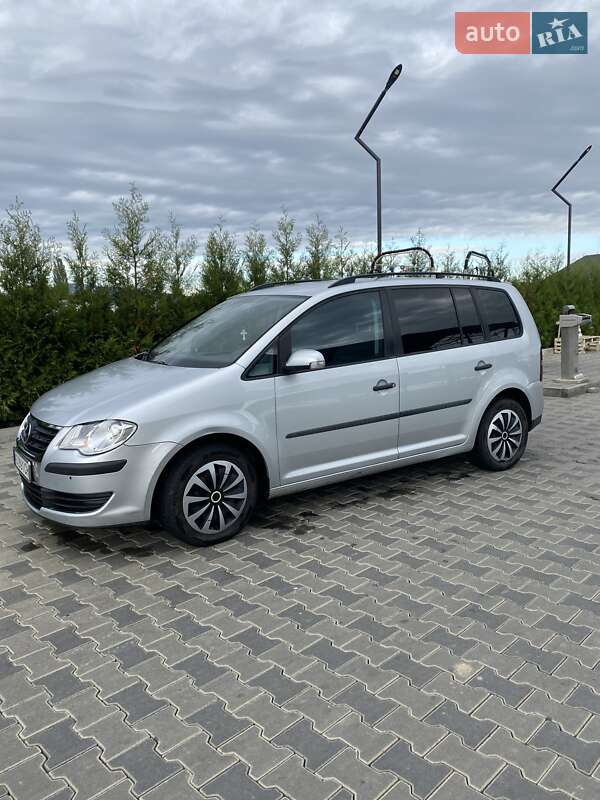 Минивэн Volkswagen Touran 2008 в Иршаве