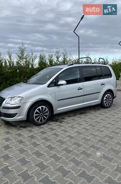 Минивэн Volkswagen Touran 2008 в Иршаве