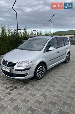 Минивэн Volkswagen Touran 2008 в Иршаве