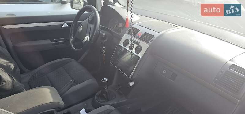 Мінівен Volkswagen Touran 2008 в Хусті