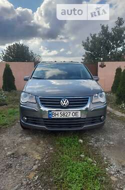 Мінівен Volkswagen Touran 2006 в Одесі