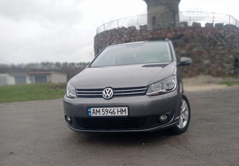 Минивэн Volkswagen Touran 2010 в Звягеле