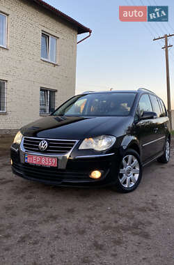 Мінівен Volkswagen Touran 2009 в Радивиліві