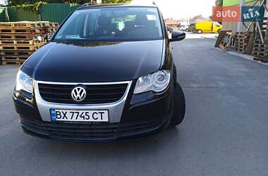 Минивэн Volkswagen Touran 2009 в Каменец-Подольском