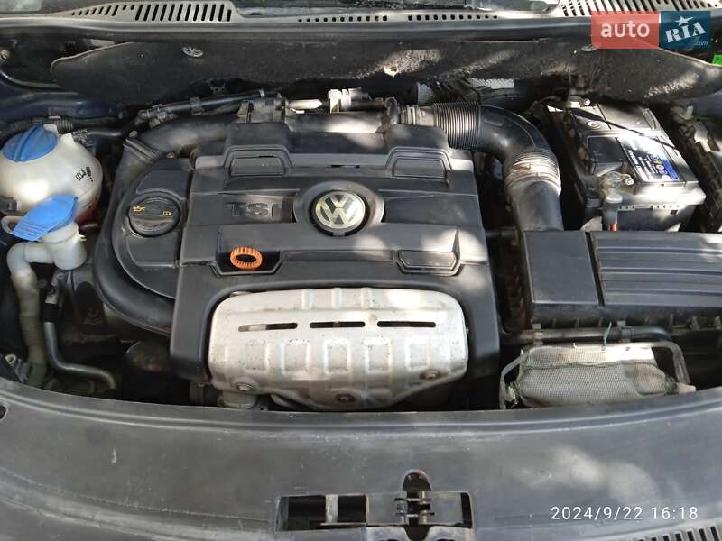 Минивэн Volkswagen Touran 2009 в Каменец-Подольском