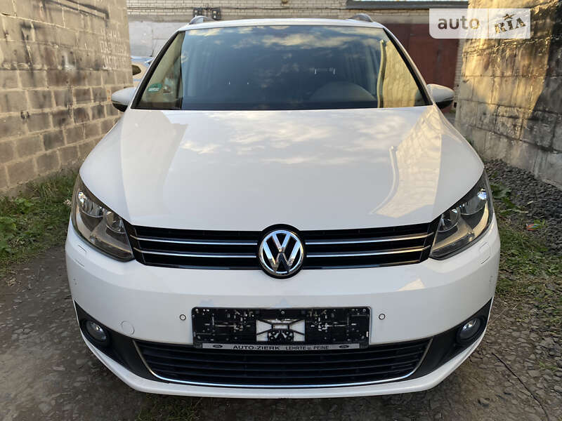 Минивэн Volkswagen Touran 2011 в Луцке