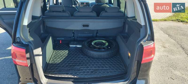 Минивэн Volkswagen Touran 2012 в Львове