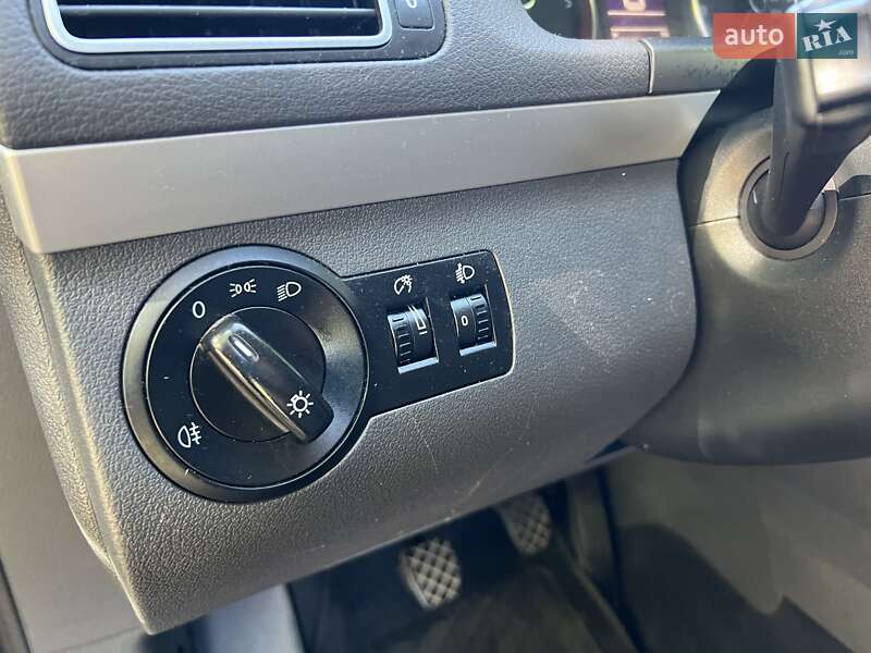 Минивэн Volkswagen Touran 2012 в Нежине фото 44 Минивэн Volkswagen Touran 2012 в Нежине