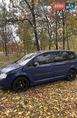 Мінівен Volkswagen Touran 2004 в Кропивницькому