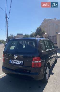 Минивэн Volkswagen Touran 2003 в 
