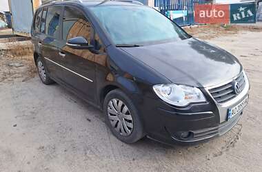 Мінівен Volkswagen Touran 2010 в Харкові