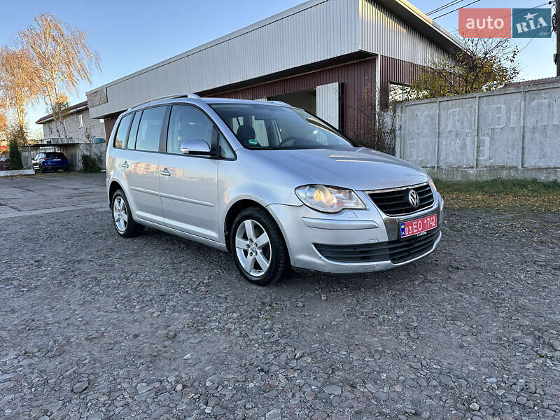 Минивэн Volkswagen Touran 2008 в Червонограде