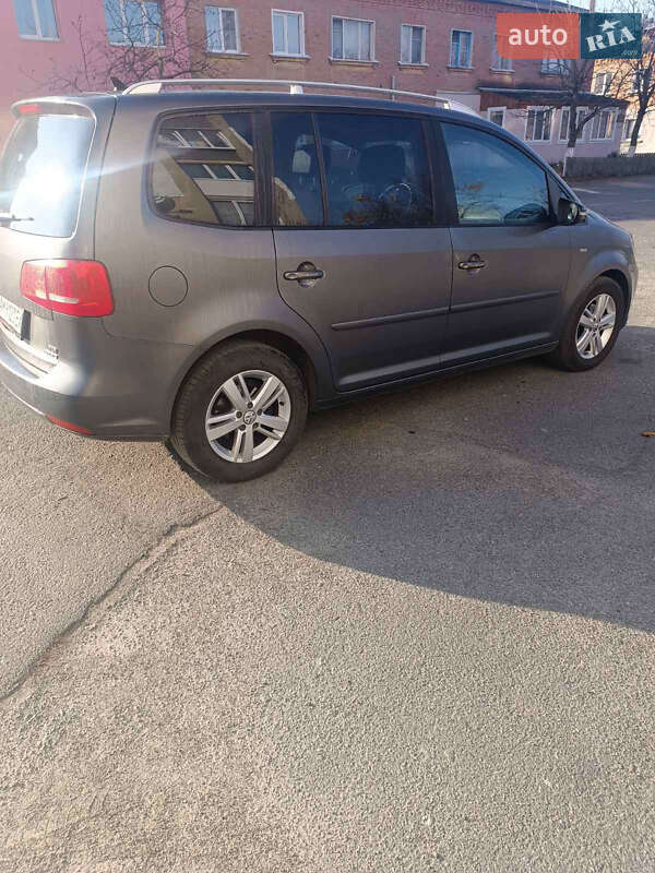 Минивэн Volkswagen Touran 2012 в Малине фото 3 Минивэн Volkswagen Touran 2012 в Малине