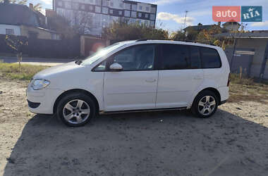 Мінівен Volkswagen Touran 2010 в Києві