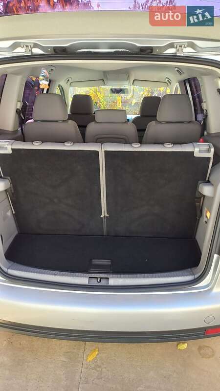 Минивэн Volkswagen Touran 2008 в Новоднестровске