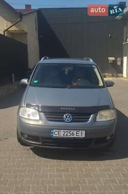 Мінівен Volkswagen Touran 2005 в Чернівцях