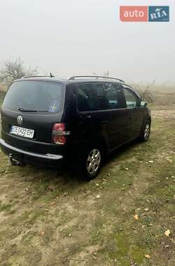 Мінівен Volkswagen Touran 2006 в Чернівцях