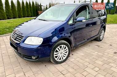 Мінівен Volkswagen Touran 2006 в Чернівцях