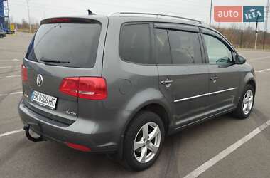 Минивэн Volkswagen Touran 2010 в Ровно