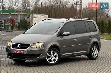 Минивэн Volkswagen Touran 2010 в Моршине