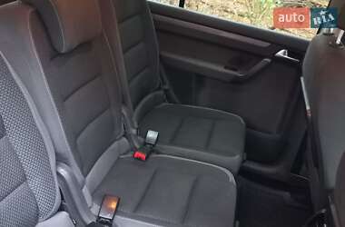 Мінівен Volkswagen Touran 2012 в 