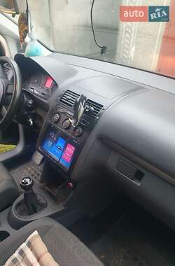 Минивэн Volkswagen Touran 2006 в 
