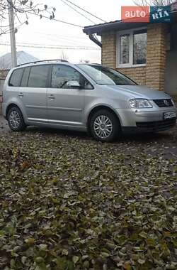 Минивэн Volkswagen Touran 2006 в Бахмаче