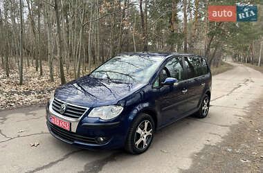 Мінівен Volkswagen Touran 2008 в Кропивницькому