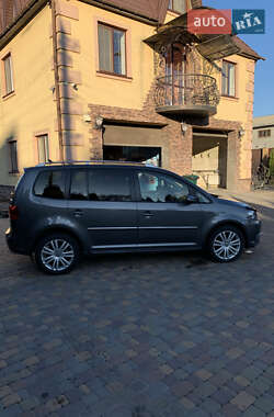 Минивэн Volkswagen Touran 2010 в Кагарлыке