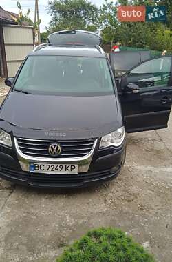 Мінівен Volkswagen Touran 2010 в Львові