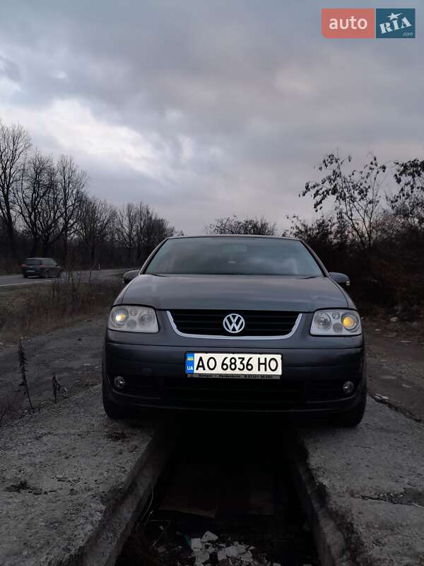 Минивэн Volkswagen Touran 2005 в Мукачево