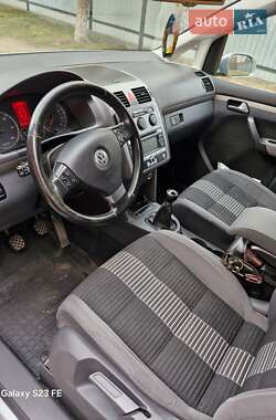 Минивэн Volkswagen Touran 2008 в Чабеле