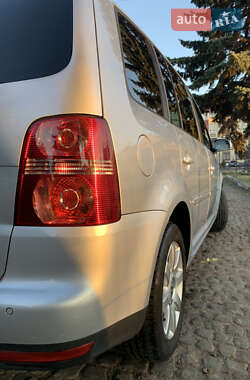 Мінівен Volkswagen Touran 2009 в Кропивницькому