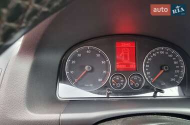 Минивэн Volkswagen Touran 2007 в 